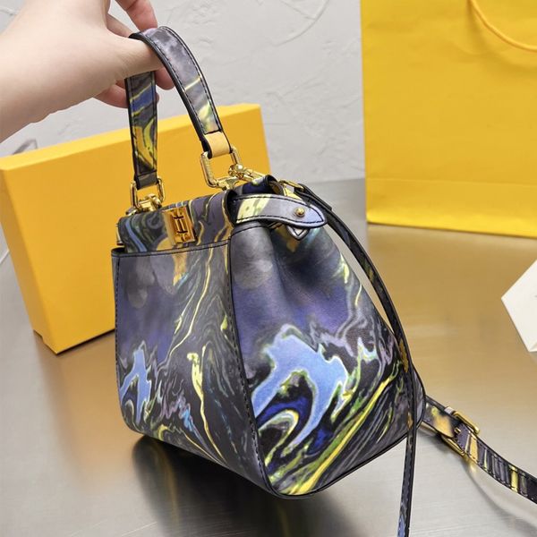 2023women handbag tote bag blue marbled printing genuine leather shoulder crossbody bags classic twist lock inner zipper pocket
2023women handbag tote bag blue marbled printing genuine leather shoulder crossbody bags classic twist lock inner zipper pocket