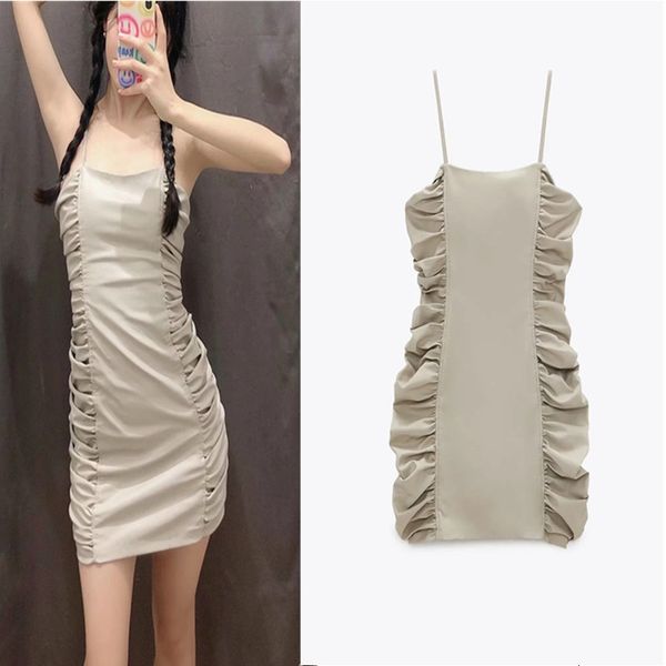 2021 new women draped faux leather spaghetti strap mini dress lady fashion sleeveless vintage tigth short dresses b368, Black;gray
2021 new women draped faux leather spaghetti strap mini dress lady fashion sleeveless vintage tigth short dresses b368, Black;gray