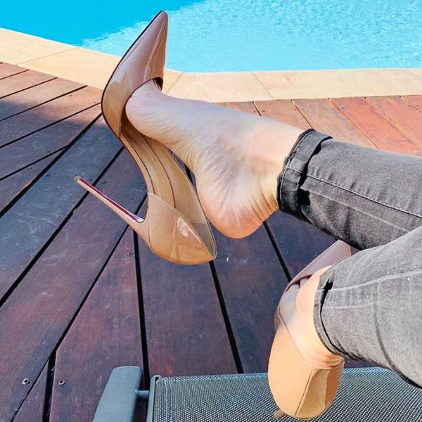 red bottom high heels pumps ladies party shoes soles red women wedding shoes bride femme thin heel brand red soles black nude colors
red bottom high heels pumps ladies party shoes soles red women wedding shoes bride femme thin heel brand red soles black nude colors