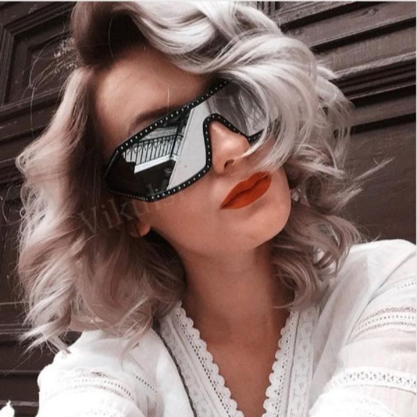 sunglasses 2021 summer style integrated one-piece men's pc frame inlaid windproof ladies large lens, White;black
sunglasses 2021 summer style integrated one-piece men's pc frame inlaid windproof ladies large lens, White;black