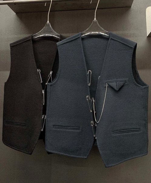 2020 new ladies fashion sleeveless casual solid color pin vest 0926, Black;white
2020 new ladies fashion sleeveless casual solid color pin vest 0926, Black;white
