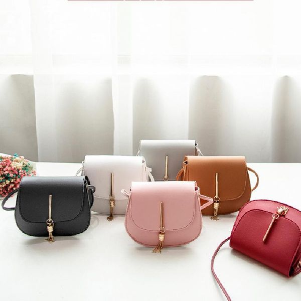 новая кисточка crossbody сумки для женщин 2020 малых сумок сплошного цвета pu кожи плеча сумки женской сумка bolsa feminina
новая кисточка crossbody сумки для женщин 2020 малых сумок сплошного цвета pu кожи плеча сумки женской сумка bolsa feminina