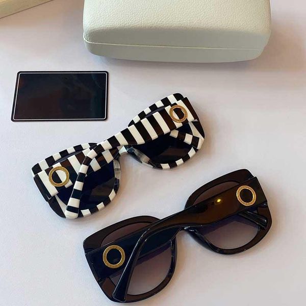 4387 official new designer sunglasses men's and women's sunglasses all-match windproof sunglasses premium quality with box, White;black
4387 official new designer sunglasses men's and women's sunglasses all-match windproof sunglasses premium quality with box, White;black