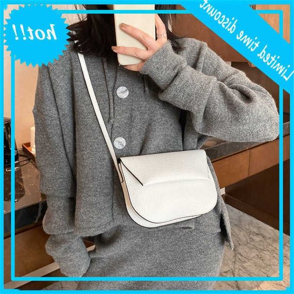 ins south korea autumn and winter 2020 new women's trend one shoulder messenger fashion flip small square bag
ins south korea autumn and winter 2020 new women's trend one shoulder messenger fashion flip small square bag