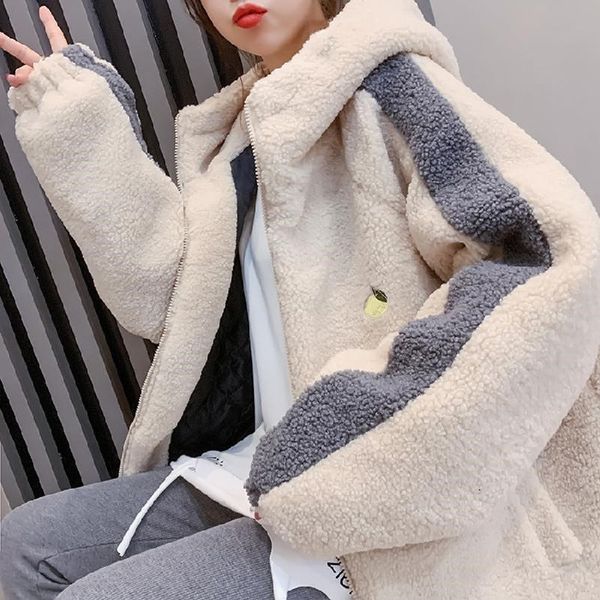 2021 new retro-feminine winter autumn in the fashionable print versatile lamb wool sweet curly temperament with hoodie collar jacket e228, Black
2021 new retro-feminine winter autumn in the fashionable print versatile lamb wool sweet curly temperament with hoodie collar jacket e228, Black
