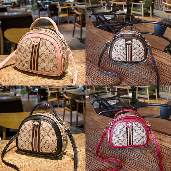 emtee women's crossbody phone new 2020 internet bag korean women's bee shoulder mini fashion style messenger bag mobile phone cele
emtee women's crossbody phone new 2020 internet bag korean women's bee shoulder mini fashion style messenger bag mobile phone cele