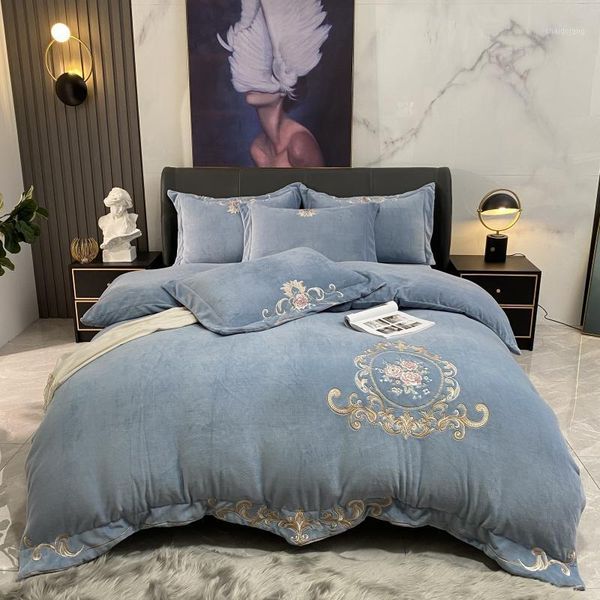 luxury european style flowers embroidery winter thicken warm velvet flannel fleece bedding set duvet cover bed sheet pillowcases1
luxury european style flowers embroidery winter thicken warm velvet flannel fleece bedding set duvet cover bed sheet pillowcases1