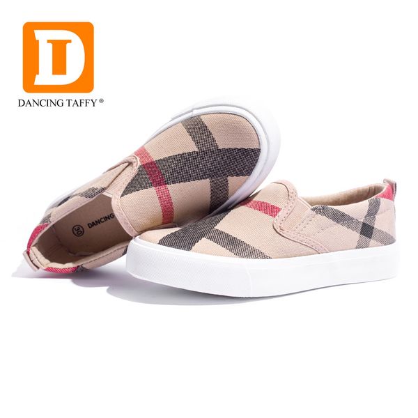 gingham striped children shoes girls brown boys sneakers slip on canvas fashion rubber anti silppery autumn vulcanize kids shoes c1002, Black;red
gingham striped children shoes girls brown boys sneakers slip on canvas fashion rubber anti silppery autumn vulcanize kids shoes c1002, Black;red