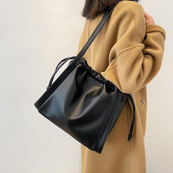 cross body vintage designer luxury women's female 2021 lady fashion pu leather drawstring crossbody shoulder bag handbags
cross body vintage designer luxury women's female 2021 lady fashion pu leather drawstring crossbody shoulder bag handbags