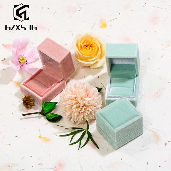 gzxsjg 5 шт. весь продажи старинные бархатные ювелирные изделия коробки для свадьбы розовый зеленый прямоугольник пользовательские кольцевые, Pink;blue
gzxsjg 5 шт. весь продажи старинные бархатные ювелирные изделия коробки для свадьбы розовый зеленый прямоугольник пользовательские кольцевые, Pink;blue