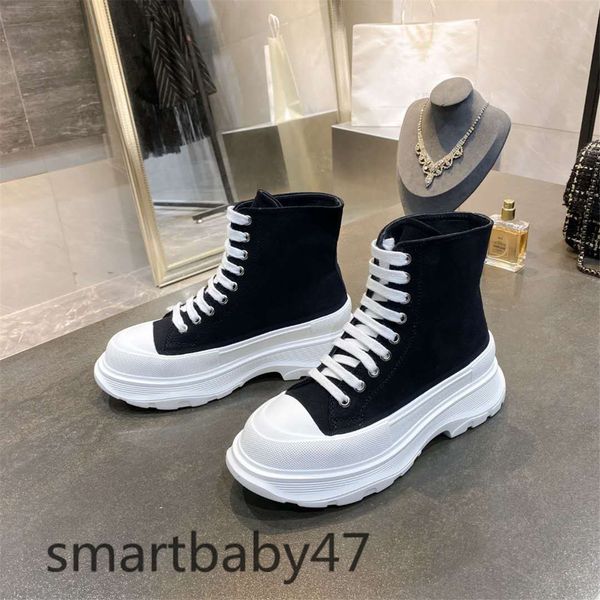2021new release tread slick boot platform shoe luxury designer triple sneaker women shoe men shoes thick bottom high sneakers size35-40, Black
2021new release tread slick boot platform shoe luxury designer triple sneaker women shoe men shoes thick bottom high sneakers size35-40, Black