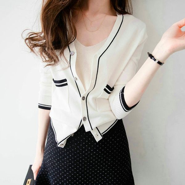 2020 new korean version of women's v-neck small fragrance color perfume jacket perfume matching jacket women's color contrast knit, White;black
2020 new korean version of women's v-neck small fragrance color perfume jacket perfume matching jacket women's color contrast knit, White;black