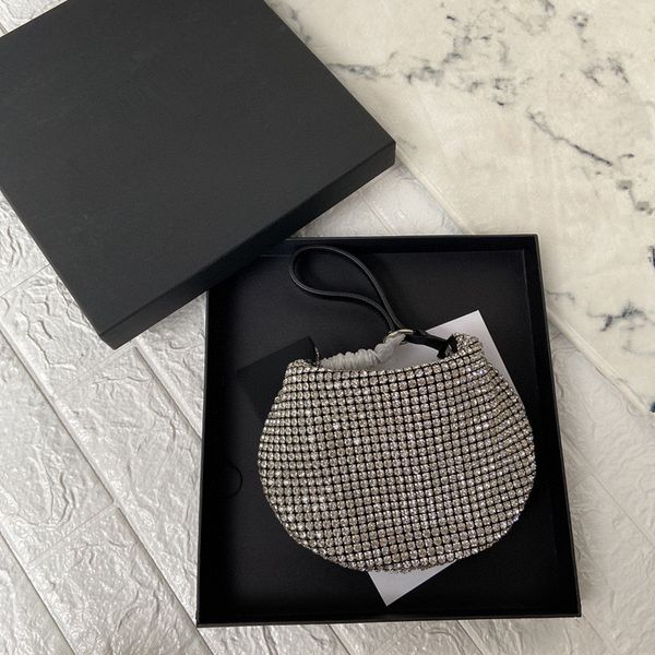 spring / summer 2020 women's new water diamond handbag full diamond single shoulder waist bag
spring / summer 2020 women's new water diamond handbag full diamond single shoulder waist bag