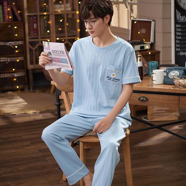 light blue elegant men's round neck short-sleeved home service summer cotton comfortable plain weave loose outdoor sleepwear, Black;brown
light blue elegant men's round neck short-sleeved home service summer cotton comfortable plain weave loose outdoor sleepwear, Black;brown