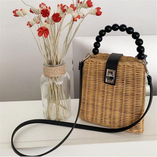 2020 style straw shoulder bag women summer rattan bags handmade woven beach bohemia bolsa feminina fashion new bag selling
2020 style straw shoulder bag women summer rattan bags handmade woven beach bohemia bolsa feminina fashion new bag selling