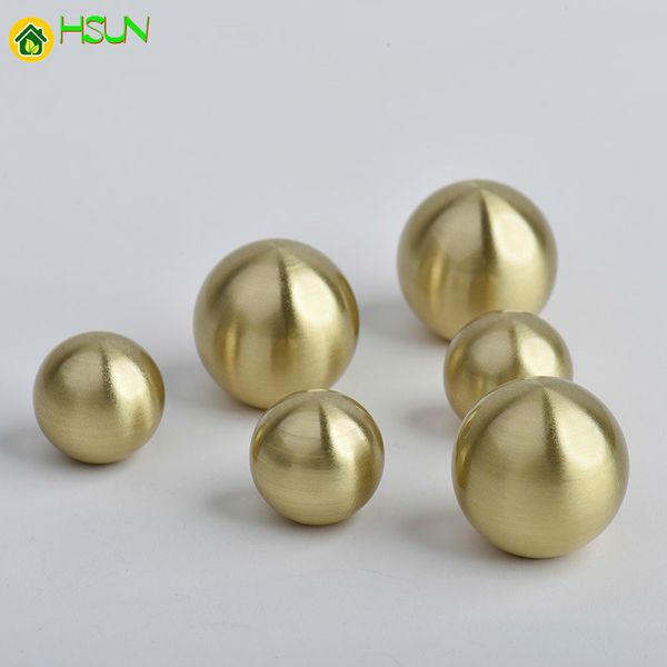 2 pcs gold round shape solid brass cabinet knobs and handles cupboard wardrobe vintage knobs drawer pull handles
2 pcs gold round shape solid brass cabinet knobs and handles cupboard wardrobe vintage knobs drawer pull handles