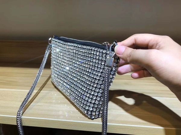 new bag series men's and women's bags 7 diamond trend classic square to highlight the noble
new bag series men's and women's bags 7 diamond trend classic square to highlight the noble