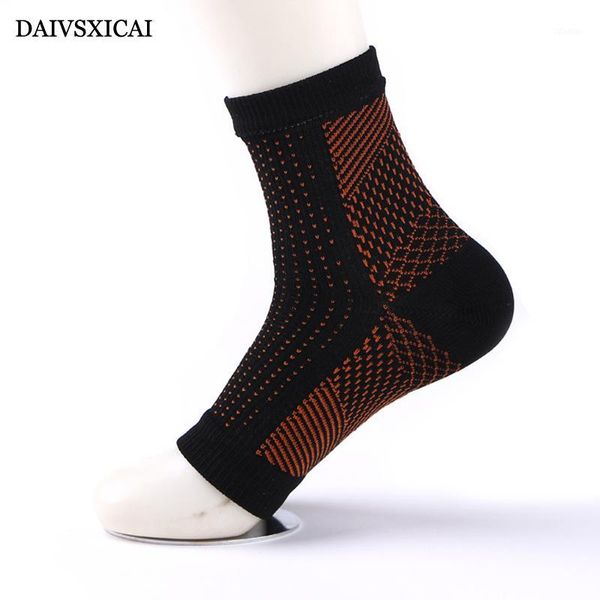 men's socks 2pairs/lot=4pieces summer mesh anti-dry fashion mens heel cover casual male cotton socks1, Black
men's socks 2pairs/lot=4pieces summer mesh anti-dry fashion mens heel cover casual male cotton socks1, Black