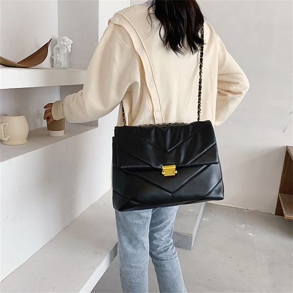 vintage chain women crossbody bag designer lingge shoulder bags luxury pu leather messenger bag casual large capacity tote purse
vintage chain women crossbody bag designer lingge shoulder bags luxury pu leather messenger bag casual large capacity tote purse