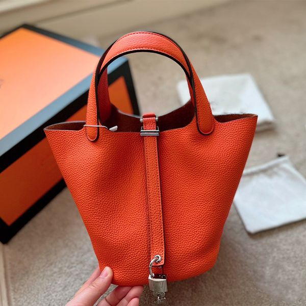 2022 high-end designer big name luxury bucket bags fashion ladies leather large capacity luxury h imitation brand commuter outdoor shopping
2022 high-end designer big name luxury bucket bags fashion ladies leather large capacity luxury h imitation brand commuter outdoor shopping