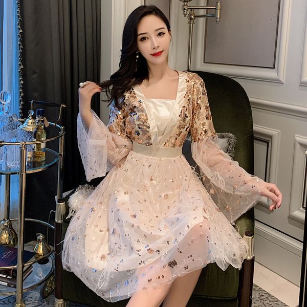 2021 new summer embroidered sequins woman long sleeve with cleavage in v shreds mini mesh dress women's party fashion moc4, Black;gray
2021 new summer embroidered sequins woman long sleeve with cleavage in v shreds mini mesh dress women's party fashion moc4, Black;gray