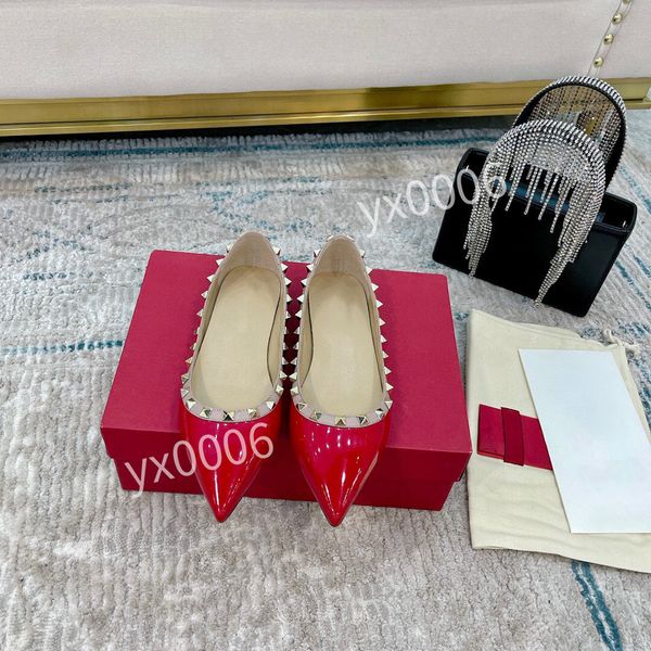 2021 designer shoes red bottom mens sneakers womens red bottoms trainers luxurys black boots flat booties high runner yh211213, Red;white
2021 designer shoes red bottom mens sneakers womens red bottoms trainers luxurys black boots flat booties high runner yh211213, Red;white