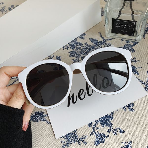 2020 new women's korean fashion ins polarizing street ssunglasses holiday net red and white big frame looks thin, White;black
2020 new women's korean fashion ins polarizing street ssunglasses holiday net red and white big frame looks thin, White;black