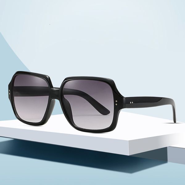 new classic box sunglasses 40074 fashion sunglasses women's versatile sunglasses designer aws, White;black
new classic box sunglasses 40074 fashion sunglasses women's versatile sunglasses designer aws, White;black