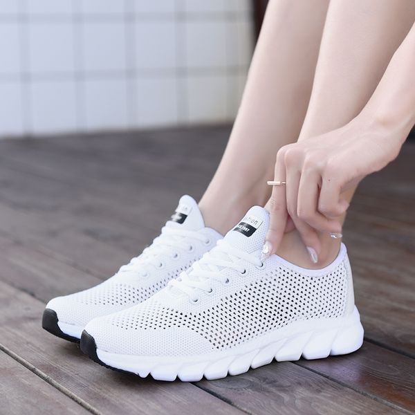 легкие кроссовки дышащий flat женщины new спорт mesh нескользящей обуви бег обувь zapatillas mujer casual, Black;red
легкие кроссовки дышащий flat женщины new спорт mesh нескользящей обуви бег обувь zapatillas mujer casual, Black;red