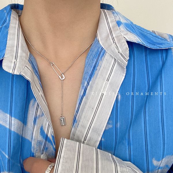 high sense paper clip clavicle 2020 new light luxury necklace small number of ins simple and cool neck chain girl, Silver
high sense paper clip clavicle 2020 new light luxury necklace small number of ins simple and cool neck chain girl, Silver