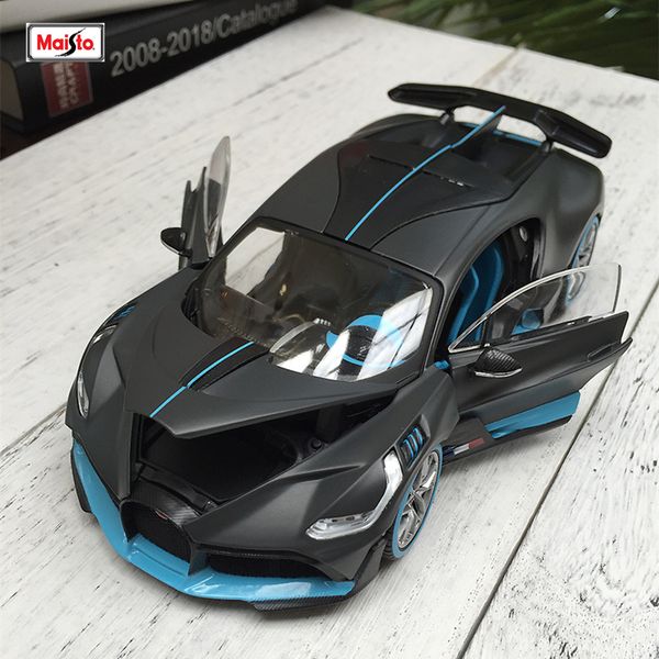 car maisto 1:24 alloy bugatti divo roadster simulation model collection gift toy
car maisto 1:24 alloy bugatti divo roadster simulation model collection gift toy