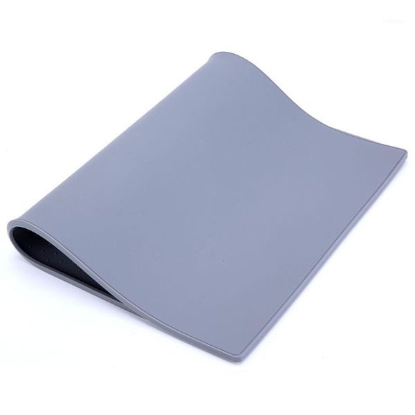 1pc waterproof pet mat for dog cat silicone pet pad bowl drinking mat dog feeding placemat easy washing1
1pc waterproof pet mat for dog cat silicone pet pad bowl drinking mat dog feeding placemat easy washing1