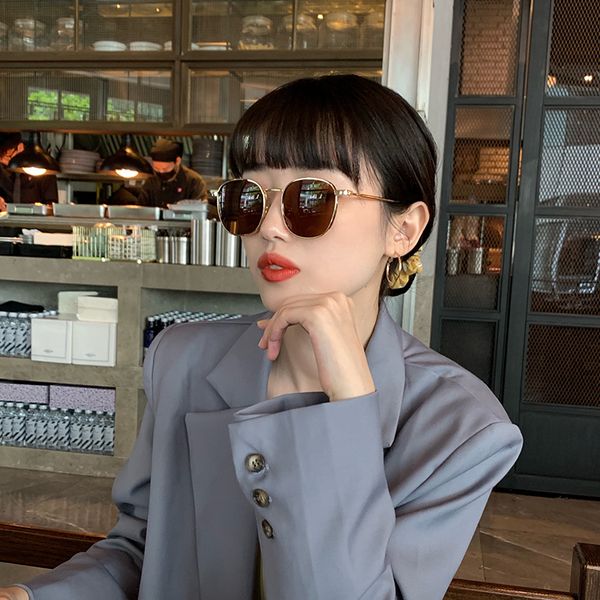 women fashion metal frame show face small square net red sunglasses korean version chaojie pgraphy tourist sunscreen glasses, White;black
women fashion metal frame show face small square net red sunglasses korean version chaojie pgraphy tourist sunscreen glasses, White;black