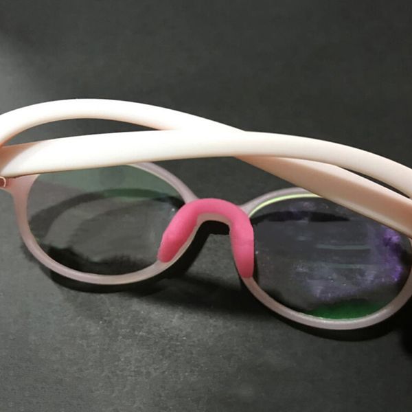 1шт u-образный anti-slip нос силиконовые наклеить pad eyeglass очки для kid дети очки аксессуары
1шт u-образный anti-slip нос силиконовые наклеить pad eyeglass очки для kid дети очки аксессуары