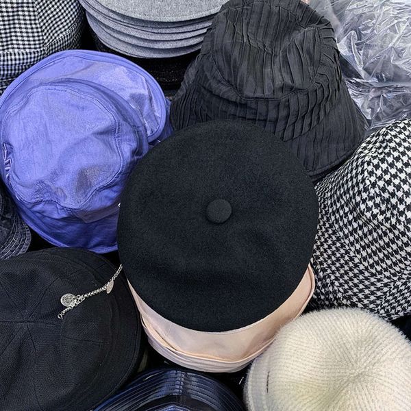 wool winter man autumn reverse belt soft brim beret chain decoration leisure forward painter hat woman, Blue;gray
wool winter man autumn reverse belt soft brim beret chain decoration leisure forward painter hat woman, Blue;gray