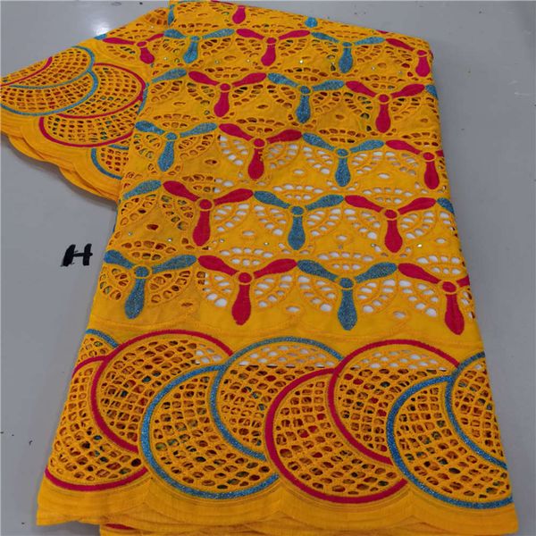 swiss 2.5 yard gauze, double curtain embroidery, dubai popular cotton wedding in africa in 20208uy, Black;white
swiss 2.5 yard gauze, double curtain embroidery, dubai popular cotton wedding in africa in 20208uy, Black;white