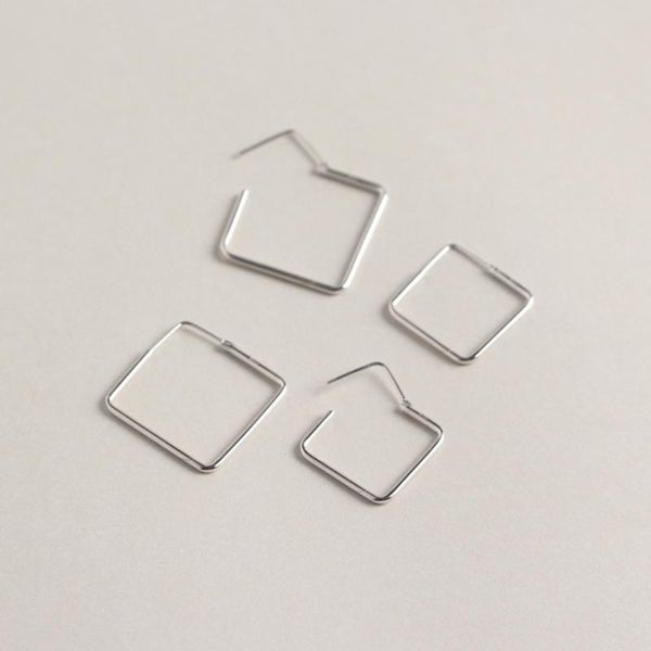 hoop & huggie simple 925 sterling silver wholesale earrings jewelry lightweight minimal jewellery geometric personality square, Golden;silver
hoop & huggie simple 925 sterling silver wholesale earrings jewelry lightweight minimal jewellery geometric personality square, Golden;silver
