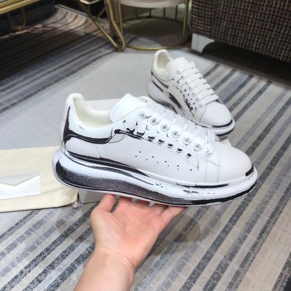 2022ss women and men's shoes designer luxury brand flat sneaker couples contracted unique design, Red;white
2022ss women and men's shoes designer luxury brand flat sneaker couples contracted unique design, Red;white