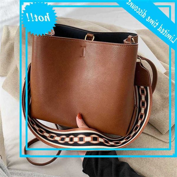 casual wide shoulder bag handbag pu leather crossbody bags for large capacity total women 2020 handbags
casual wide shoulder bag handbag pu leather crossbody bags for large capacity total women 2020 handbags