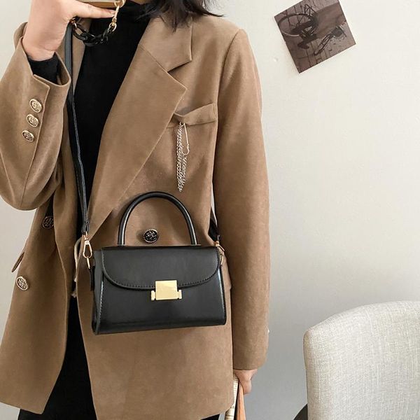 shoulder bags 2021 fashion women small square bag soft pu leather crossbody female chain solid color lock purses sac femme
shoulder bags 2021 fashion women small square bag soft pu leather crossbody female chain solid color lock purses sac femme