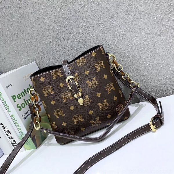 w8epq hong kong soft leather bucket new hong kong trend soft leather 2019 bag fashion barrel small ck brand crossbar fashion portable 2020 w
w8epq hong kong soft leather bucket new hong kong trend soft leather 2019 bag fashion barrel small ck brand crossbar fashion portable 2020 w