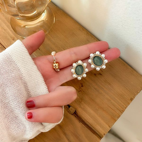 korean fashion emerald cat's eye nature stone gold vintage look luxe sterling silver 925 needle stud earrings, Black
korean fashion emerald cat's eye nature stone gold vintage look luxe sterling silver 925 needle stud earrings, Black