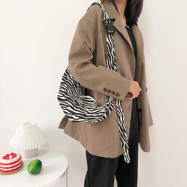 cross body 2021 female bag korean art canvas ladies wide shoulder strap messenger ins student school
cross body 2021 female bag korean art canvas ladies wide shoulder strap messenger ins student school