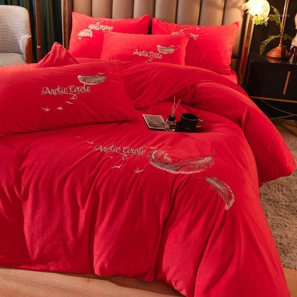 bedding sets four of plush coral velvet winter thickened warm flannel double bed sheets bed1
bedding sets four of plush coral velvet winter thickened warm flannel double bed sheets bed1