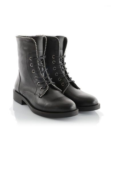 boots oblavion rolla black postal complete your style with women's models reflect to in cold winter days1
boots oblavion rolla black postal complete your style with women's models reflect to in cold winter days1