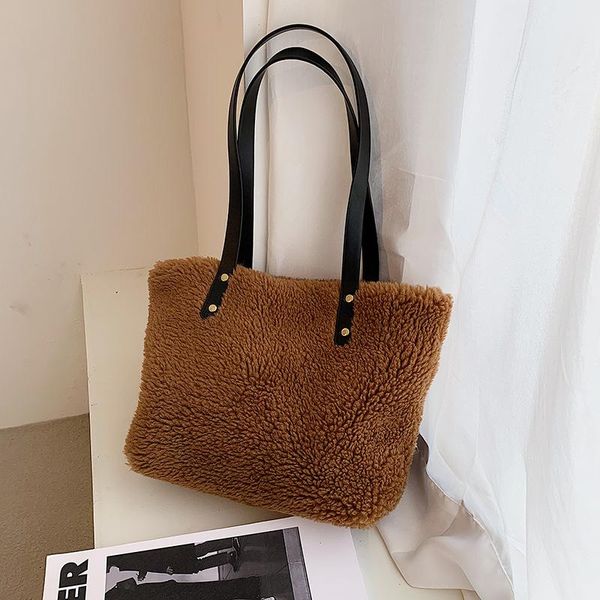 european and american women's large-capacity handbags 2021 new trendy fashion simple shoulder bag net red plush tote bag
european and american women's large-capacity handbags 2021 new trendy fashion simple shoulder bag net red plush tote bag