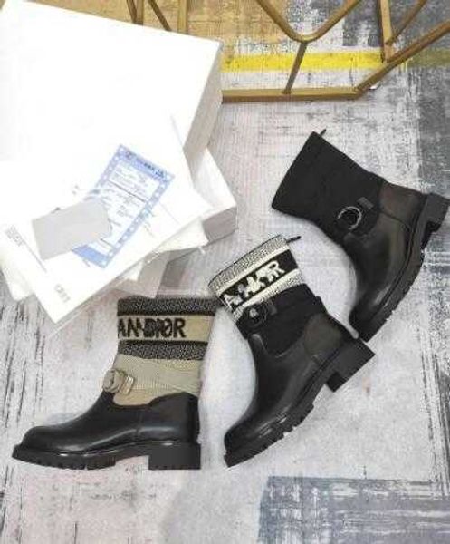 2021 autumn/winter women boots 2021 electronic embroidery matching color letters logo round head middle boot g2021, Black
2021 autumn/winter women boots 2021 electronic embroidery matching color letters logo round head middle boot g2021, Black