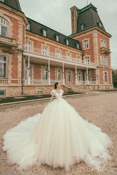 luxury wedding dress beaded lace appliques ball gown weddig dresses custom made jewel neck long sleeves bridal gowns, White
luxury wedding dress beaded lace appliques ball gown weddig dresses custom made jewel neck long sleeves bridal gowns, White