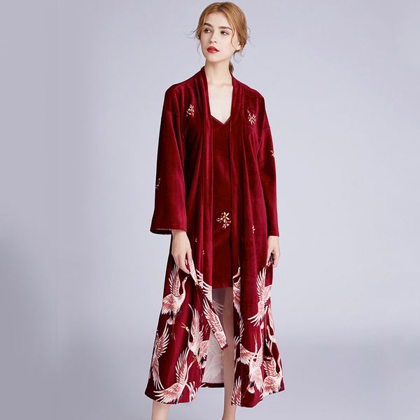 2021 new plus size women's autumn winter golden velvet robe set printing nightdress female v neck with sashes thicken sleepwear zr12, Black;red
2021 new plus size women's autumn winter golden velvet robe set printing nightdress female v neck with sashes thicken sleepwear zr12, Black;red