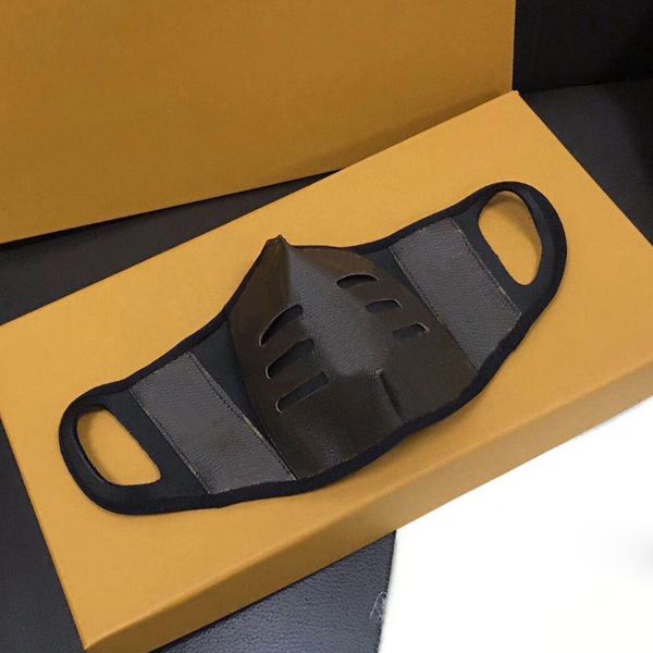 1pc ship fashion brand classic brown black pu leather face mask dustproof protective designer masks with gift box hipping
1pc ship fashion brand classic brown black pu leather face mask dustproof protective designer masks with gift box hipping